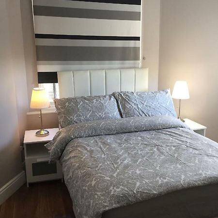 Apartamento Stunning 2 Bed Flat Shepherds Bush Londres Exterior foto