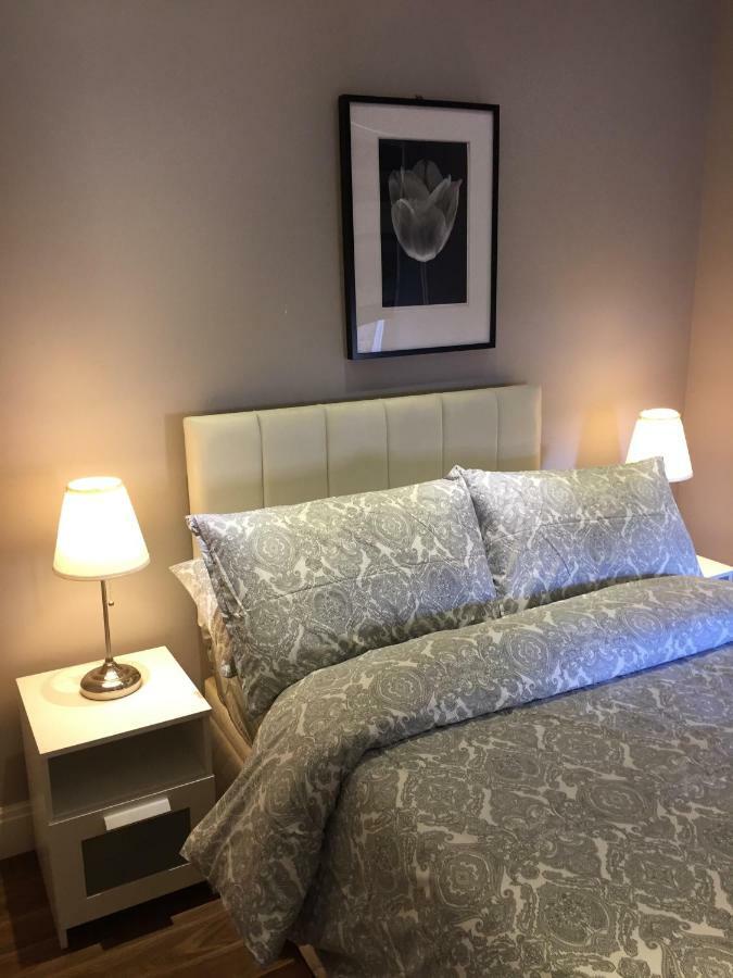 Apartamento Stunning 2 Bed Flat Shepherds Bush Londres Exterior foto