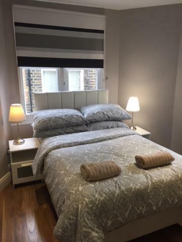 Apartamento Stunning 2 Bed Flat Shepherds Bush Londres Exterior foto