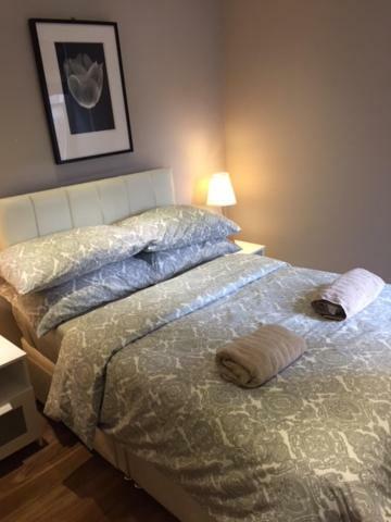 Apartamento Stunning 2 Bed Flat Shepherds Bush Londres Exterior foto